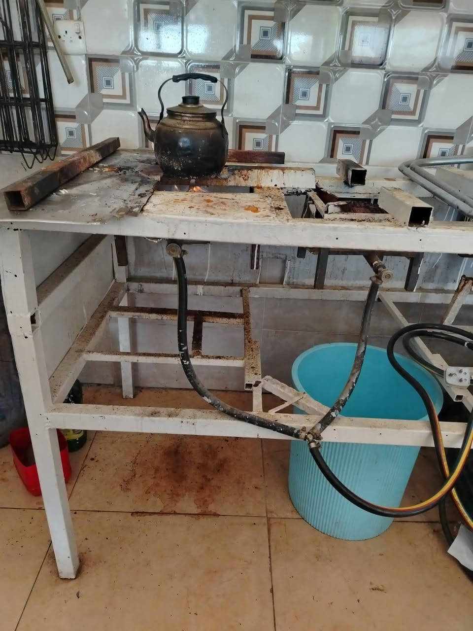 ثلاجه عارضه مستعمله سعرها ١٨٠الف وبيها مجال .طباخ مطاعم ٣عيون بريمز ٢٠٠ وبي مجال .منقله كباب ٣٥٠ وبيها مجال .المكان بغداد حي العامل شارع الشلامجه ***********
