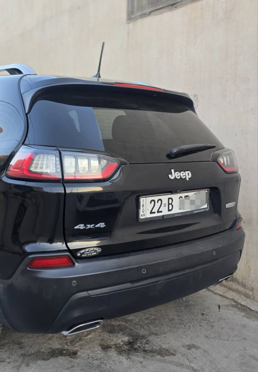 للبيع كاش - فرصة 🚙🔥
جيب شيروكي v6 /3200سلندر 《بزون》
موديل :2021
اللون: أسود ملكي
الوارد: كندي
الممشى: 73 ألف ميل فقط وقابل للزيادة
صبخ:جاملخ سكن فقط بدون قطرة دواخل

الحالة:
١-محرك وكير  غير مفتوح وصرف بخار شرط
٢-نظيفة جداً من الداخل والخارج، استخدام شخصي، شرط فحص دواخل السيارة وكالة 100% • السيارة أنظف من الصور، في الواقع أحلى من الصور 

المواصفات:
فل أوبشن - واحد على واحد يعني فول فول
‏‎‏‎- بصمة تشغيل
‏‎‏‎- بصمة أبواب
‏‎‏‎-تشغيل عن بعد
‏‎‏‎-ترحيب عند الاقتراب
-رادار امامي والجانبي والخلفي
-تنبيه قبل الاصطدام
‏‎‏‎-كشنات جلد
-شاشه ديجتال
-تحكم ستيرن 
‏‎-دبل اكسل
‏‎-اوتو ستوب
‏‎‏‎-كشنات تدفئة ( اماميه - خلفيه )
‏‎‏‎- تبريد قطعتين
‏‎‏‎- ليد نهاري وبگ لايت ليد
‏‎-صندوق كهربائي و كشن كهربائي
‏‎‏‎-تحديد سرعه
‏‎‏‎-مانع انزلاق
‏‎‏‎-كامره خلفيه دواره
‏‎‏‎موقع السياره — كركوك داخل مدينه
والسعر :  125 $$ وبيه مجال قليل
‏‎‏‎للأستفسار. — *********** - *********** كركوك, العراق
