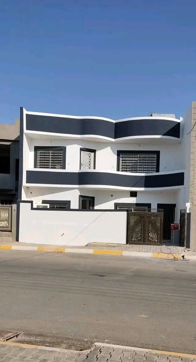 ✨ جمال بيتك يبدأ من ألوانك! ✨
🔸 تحتاج تغيير ديكور؟
🔸 ترغب بألوان هادئة وعصرية؟
🔸 صبغ داخلي وخارجي بكل احترافية وجودة عالية

📞 للتواصل: ***********
***********
📍 صباغين كركوك — خبرة ودقة في التنفيذ 

خلّي بيتك يحچي عن ذوقك 🎨✨
