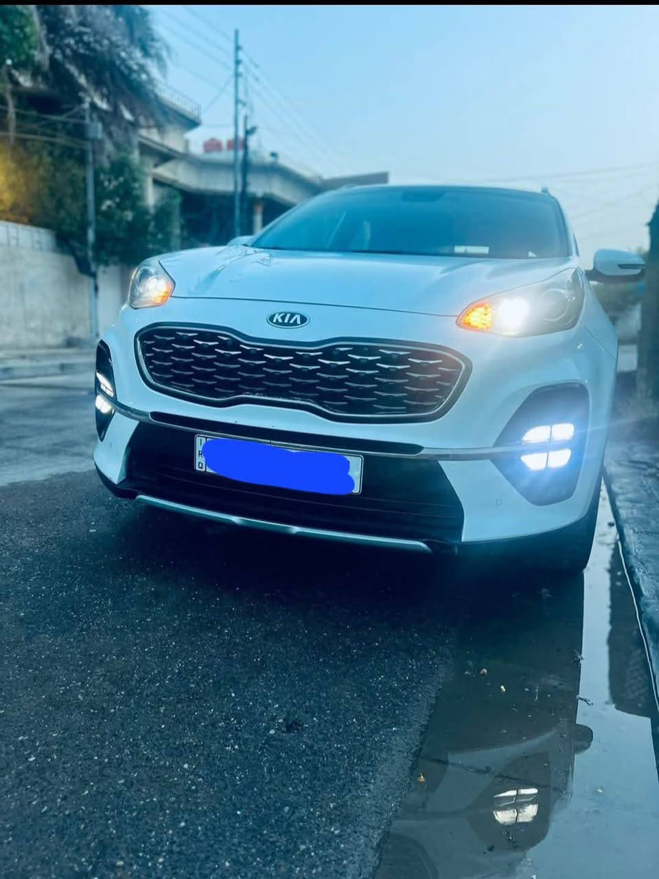 كيا سبورتج GT-Line خليجي موديل 2019
* محرك 2.0 بنزين
* ناقل حركة أوتوماتيك
* تشغيل بصمة ودخول ذكي
* سايد بريك إلكتروني (بصمة)
* فتحة سقف بانوراما
* مقاعد جلد GT-Line
* شاشة لمس وكاميرا خلفية
* حساسات أمامية وخلفية
* مثبت سرعة
* تكييف أوتوماتيك
* إنارة LED
* جنوط رياضية
* صندوق خلفي كهربائي
* تخم إطارات جديد
* بطارية جديدة
* مرايا كهربائية قابلة للطي
* دركسون متعدد الوظائف
* السيارة بحالة ممتازة ولله الحمدالله

مواصفات أخرى كثيرة لم يتم ذكرها، والسيارة جاهزة للاستخدام وبل عافيه ع ياخذهة العنوان بغداد الحسينيه 
رقم الهاتف ***********
