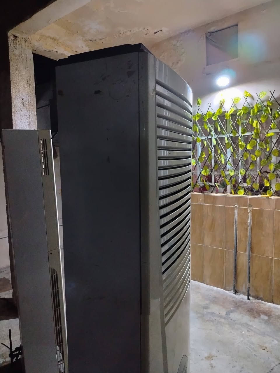 سلام عليكم سبلت عامودي للبيع 4 طن سعر 300 وبي مجال مكاني كركوك حي الواسطي ***********

