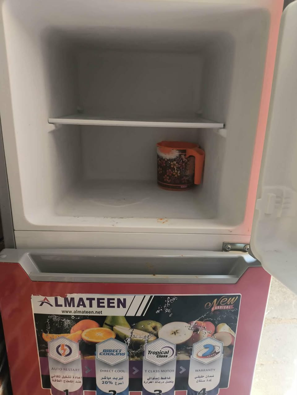 ثلاجه للبيع نضيفه سعر 200 مكانه فلوجه بعلوان اي استفسار اتصل عل رقم  ***********
