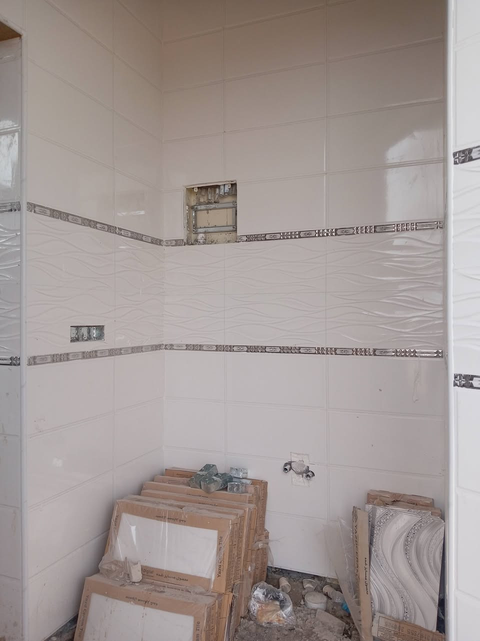 السلام عليكم يوجد كادر سيراميك والمرمر شغل درجه اولى لتواصل ***********
