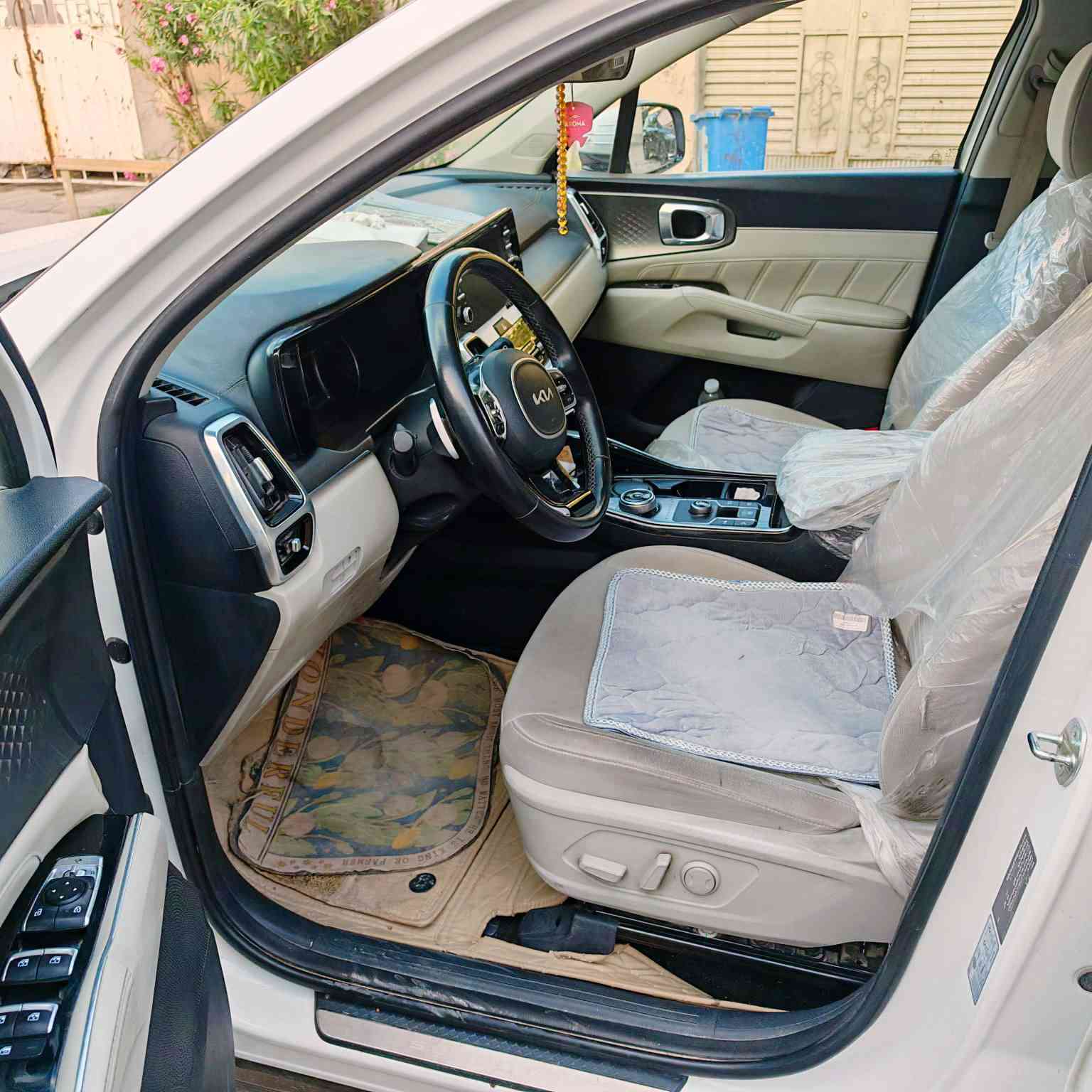 سورنتو موديل ٢٠٢٣ بغداد خليجي
ماشية ٤٥ ألف مواصفات كاملة عدا البانوراما سلايد 
٦ سلندر و ٧ راكب و بصمة 
للاستفسار الرقم ***********
