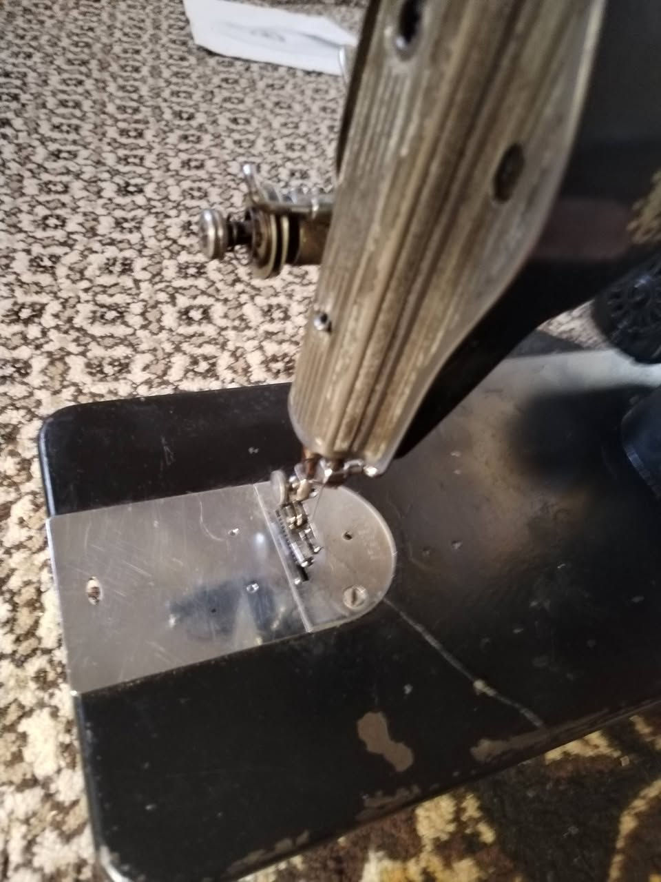 .
ماكينة خياطة قديمة صناعه بريطاني من شركه  سنكر انتيكه  صناعة ممتازة، قوية وتتحمل الشغل، تفيد للاستخدام المنزلي أو لهواة جمع الانتيكات التراثية بعده  تعمل  وصوته ناعم
 مناسبة للخياطة الثقيلة والخفيفة.
السعر ٦٠ الف  بدون ميز
للتواصل على الخاص 📩


**إذا كنت صاحب هذا الإعلان وتريد حذفه لأي سبب، رجاءا أرسل رسالة إلى الدعم الفني**