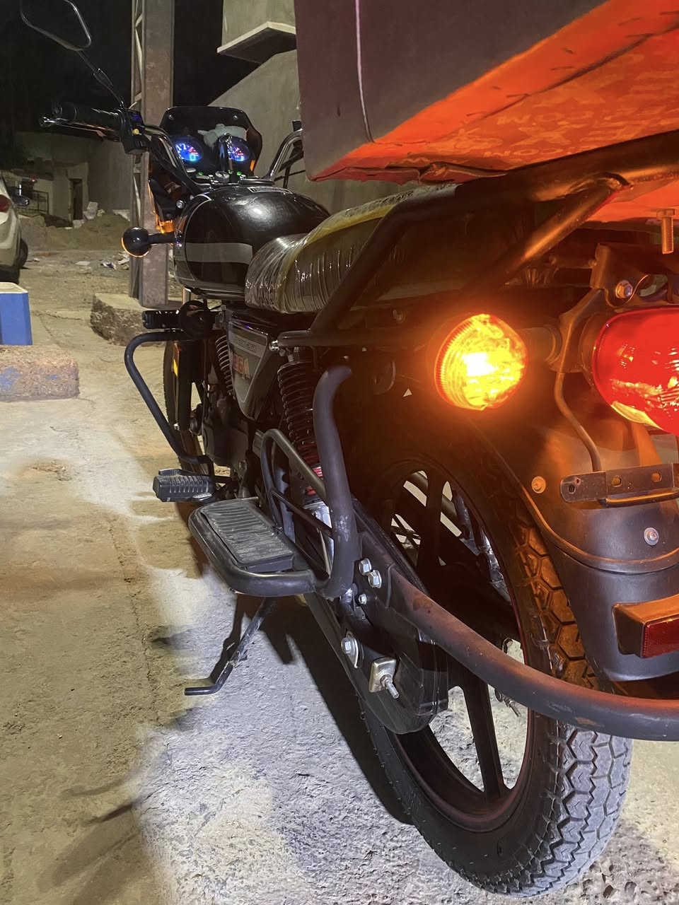 ‏سلام عليكم دراجة للبيع ديون موديل 25 خير من الله وماشي بعد زيرو مرقم أربيل تحويل مكانة
‏ مدخل الهويدر والسعر خاص 
‏ولا رقم الهاتف ***********￼￼
