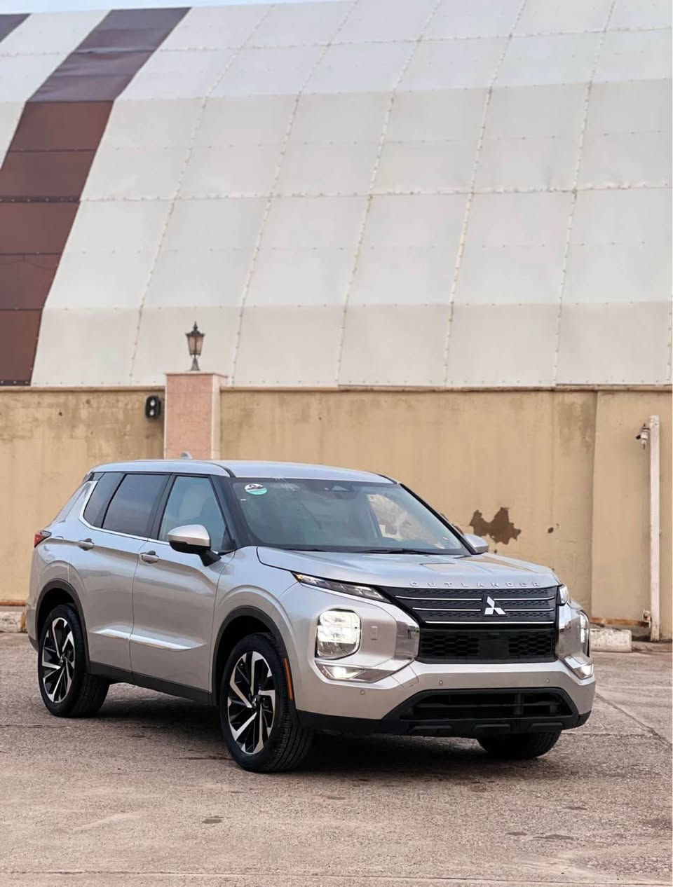 مستيبوشي اوتلاندر 2024 

پێش و پاش كەپس 
 
سبغ جملغ درگه ربع بونلد
 
ارباك سيستم شريكه
 
ماسفات SE AWD فول بس بانورما نيه

رقم كاتي شرتي رقم 

شوين اكري

رقم تلفون /***********
