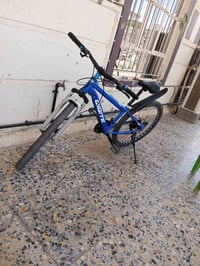 اخوان  بايسكل جبلي (MTB) من شركه(GIANT) الهيكل المنيوم  الحجم(26x) مست...