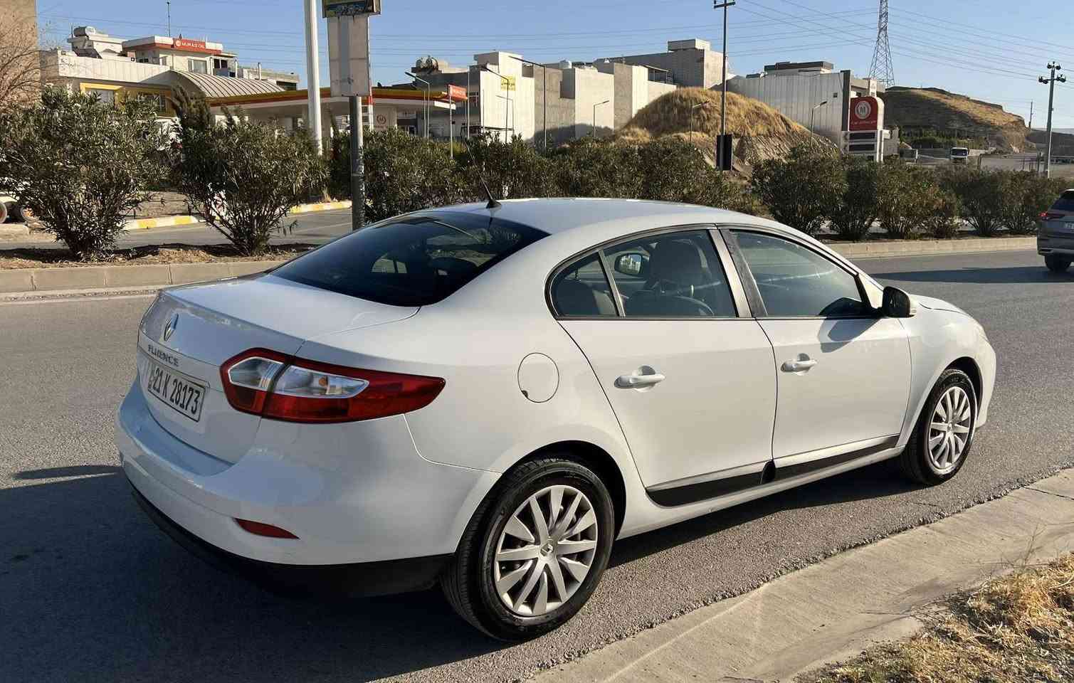 رینۆ – فلۆنس مۆدێل 2016 ڕەنگی سپی 
١٢٠ هەزار کیلۆمەتر
سەنەوی: ٢٠٣٠
هیچ مەسرەفێکی تێدانیە 
گێڕی چاککراوە – دەرگایەک‌و دەعامییەکەی گۆڕاوە

سـعـر : لە کۆمێنت داوابکە ڕاستەوخۆ بۆت دێت 📥 

گێر و مەکیەنەی بەشەرت 
هیچ کێشەیەکی تێدا نییە 

ژمارەی خاوەنەکەی 
***********
