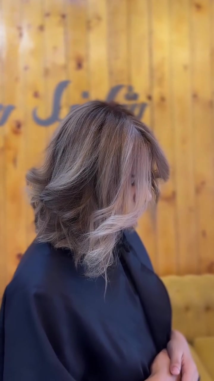 ✨ سر الملكات: كورس "بروسيل الإيطالية" 🇮🇹
في شانيل سنتر، ما نغير لون شعرج وبس.. احنا نحميه! نستخدم وكالتنا العظيمة وموادنا الآمنة تماماً من ماركة بروسيل الإيطالية اللي:
 تحافظ على رونق وشعرج ولمعته الطبيعية.
 تغذيه من الجذور للأطراف بعد أي إجراء تجميلي.
 ترفع عندج هرمون الأنوثة والسعادة لما تشوفين النتيجة بالمراية! 😍
👑 إذا تردين تكونين ملكة الموسم.. لا تحتارين.. اختاري شانيل!
📍 عنواننا: بعقوبة _ مدخل الرحمة _ عمارة شانيل سنتر.
📞 للحجز والاستفسار: ***********
🤝🏻 شانيل سنتر - ثقتج في مكانها الصحيح.
