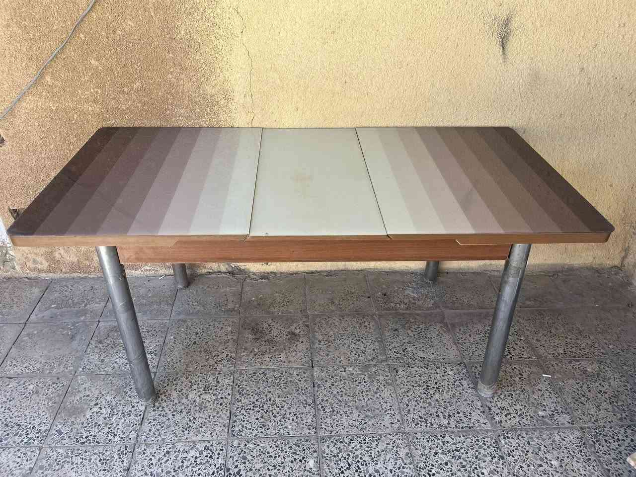 ميز طعام طابقين ينفتح وينسد نضافه جيد جداً 
السعر 35 الف


**إذا كنت صاحب هذا الإعلان وتريد حذفه لأي سبب، رجاءا أرسل رسالة إلى الدعم الفني**