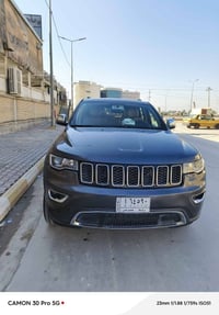 جراند شيروكي • ٢٠١٧ • هيمي ٥٧٠٠