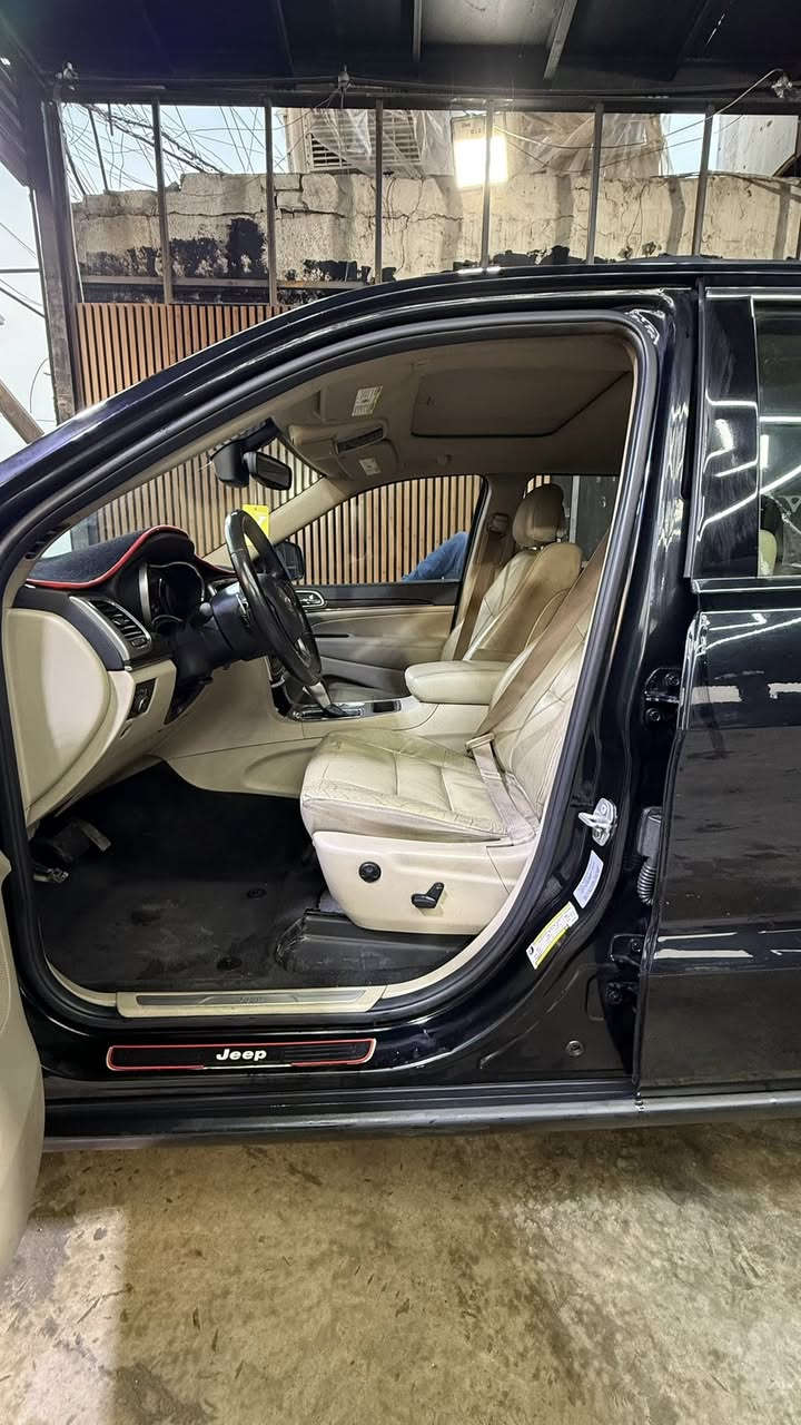 السلام عليكم 
جيب مرمزة من ٢٠١٧ الى ٢٠١٩ داخلة بشاصي ٢٠١٩ فئة لمتد فول  ماشية ١٠٠ ميل رقم بغداد للبيع 
السعر ١٥٥ ورقة 
حادثها بنيد وجاملغ ومجولحات باقي السيارة مكفول والسيارة نظيفة جداً 
رادارات جانبية 
شاشة كبيرة 
تدفئة كشنات واستيرن 
اوتو ستوب 
رادار خلفي 
فتحة 
داخل عسلي 
وباقي مواصفات اللمتد 
 ***********
