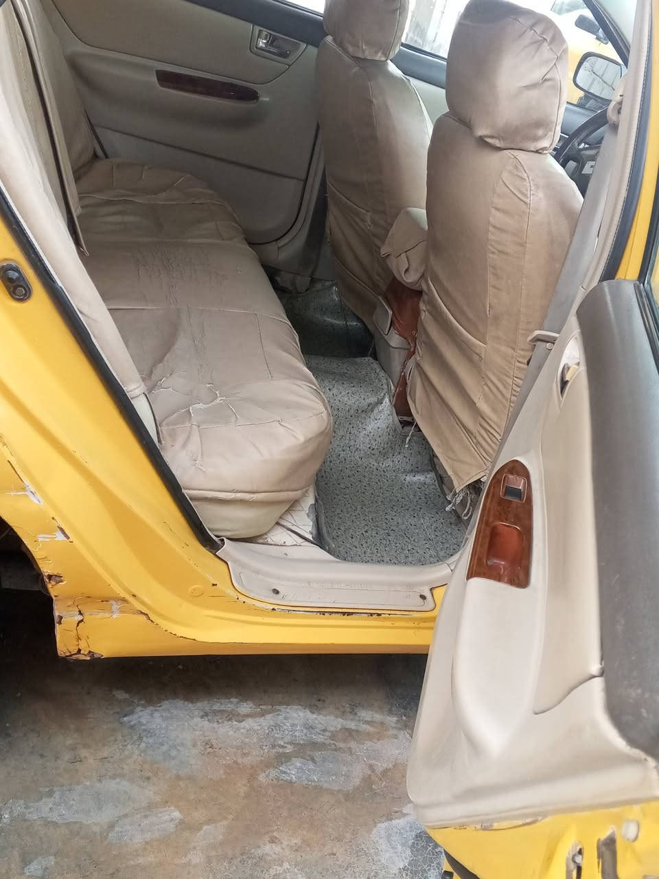 سلام عليكم للبيع بي وأيدي موديل 2013 سنوية2028تخم تأير السعر 40 بيها مجال الاستفسار على هذا الرقم***********
