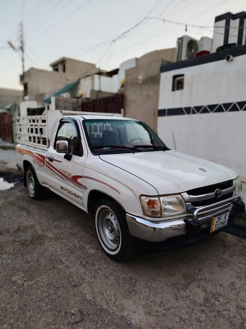 للبيع..
 تويوتا هايلوكس 2002 رقم كركوك السعر 100$وبيها مجال مكان السيارة كركوك الحي العسكري.
***********
***********
