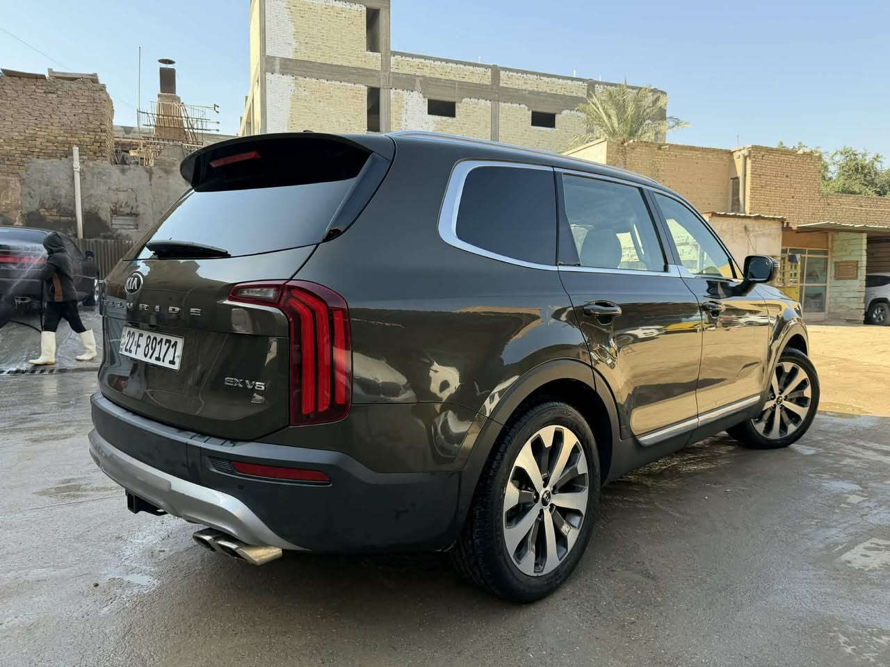 السلام عليكم
كيا تلرايد 
2021 
بدون حادث بدون تبديل بدون صبغ 
سرقه شاشة الدشبول فقط 
بارد اربع اصابع اثناء التحميل مامبين 
وباقي سياره كفاله عامه  صور حادث مرفقه
مواصفات EX  فتحه داخل ابيض 
ماشيه ٢٣ الف ميل 
كشن منفصل vip 
اربيل باسمي مداور او وكاله اني حاضر 
السياره جديده كلش واحلى من الصور 
السعر ٢٦٠ وبيه مجال  
مكان السياره حله ***********
