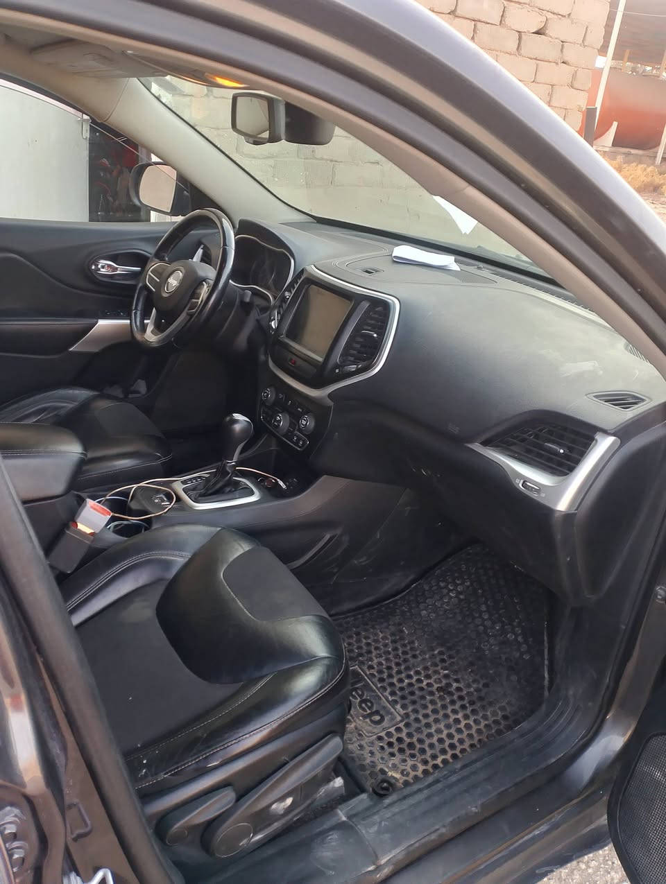 جيب بزون 2018
بدون ضربة 

سرقة جاملغ وبنيد مبدلات نفس اللون وكالة اصلي 

مكينة وگير مكفولات على وضع شركة 

رقم بغداد نكليزي باسمي 

سونار مالتها صارلة شهرين تقريبا من ماخذة

سنوية وهزة جديدة 

تبريد تدفئة خير من الله 

حدادية ممتازة 

تخم تيارت نظيف كلش 

المكينة 4, سلندر (2400)

مكان سيارة ديوانية حي الجامعة 

(مواصفات سيارة) معروفة:

بصمة 

تشغيل عن بعد

شاشة 

كامرة خلفية 

مثبت سرعه الخ ........

سعر السيارة 128 وبيها مجال بسيط 

تواصل وتساب او اتصال ***********
