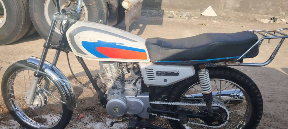 سلام عليكم دراجه نامه بلاد مو تعمير بلاد مديل 25 برقي مامفتوح بيه شي سعره 550 وبيه مجال مكاني بصره هارثه ي***********
