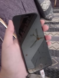 ايفون ٨ • ٦٤ • بطاريه ٧٤٪