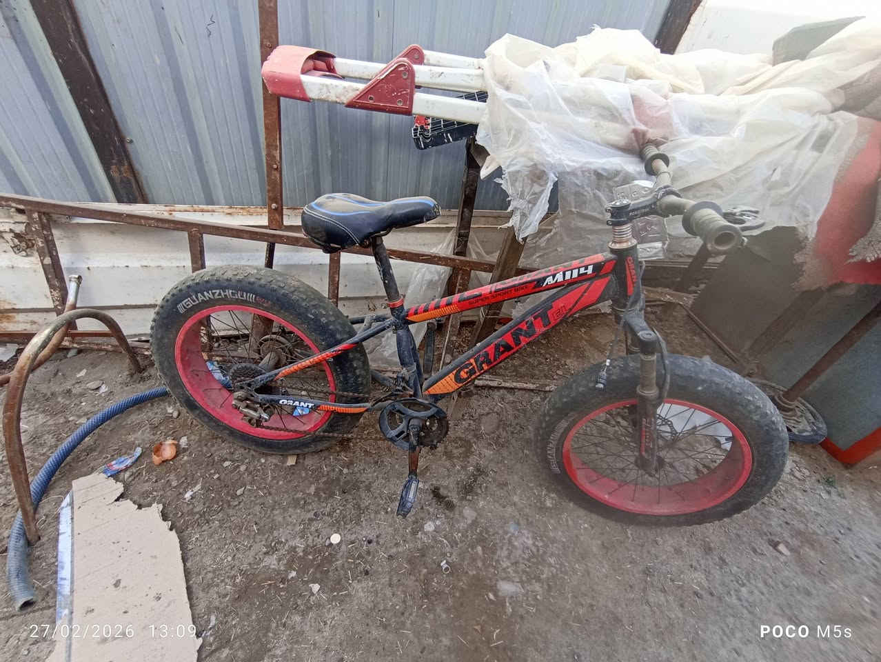 السلام عليكم باسكل متروك للبيع سعره 20مكاني الحسينيه مال راشديه ***********
