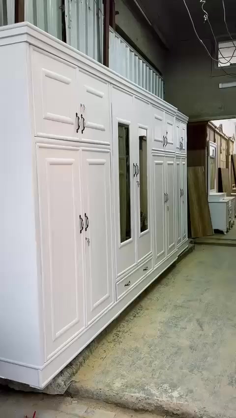 غرفة ست ابواب موديل (الكلاسيك) تصميم تركي بشغل ولمسات عراقية 
الخارج ام دي اف 9ملم 
الداخل جام 3 ملم 
القاعدة بلوك صاج 16 ملم 
الظهر جرجوبة فتح وشد براغي 
الصبغ رش حراري  
الدوشمة عراقية وخياطة يدوية


**إذا كنت صاحب هذا الإعلان وتريد حذفه لأي سبب، رجاءا أرسل رسالة إلى الدعم الفني**