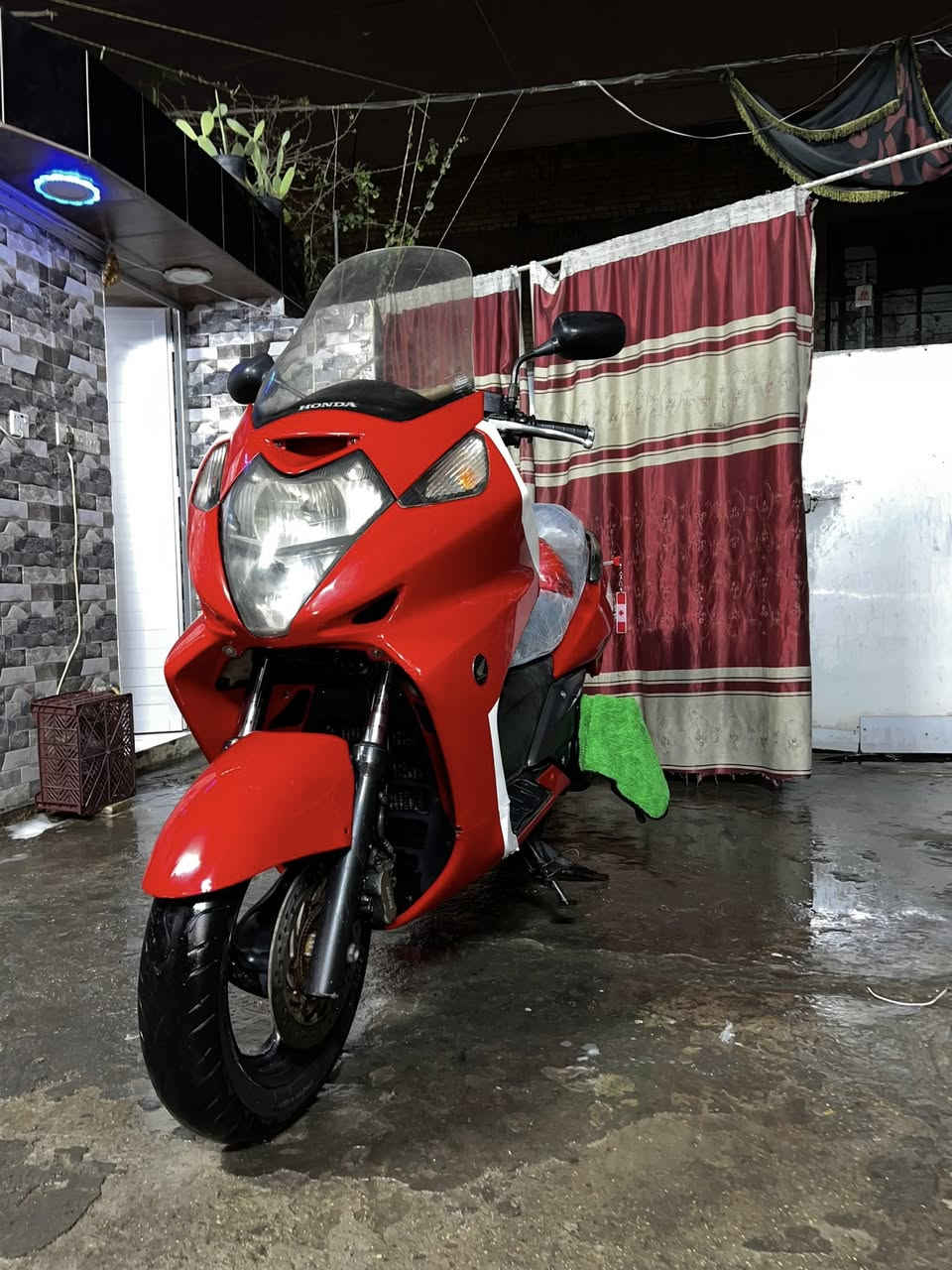 للبيع دراجة سلفر وينگ 600🍒
الدراجة دشبول نفخ تدفاء يدات نظيفة كلش، استعمال شخصي، مكفولة وما محتاجة شي نهائي.
المكينة 600 سي سي مكفولة من الفتح ناعمة ،بطناش شك الكاع.عليهة ادامة كاملة 
خرز كلج امام جدد مالوسي🍒
قايش جديد 🍒
ادامة كلج خلفي كاملة🍒
زوج بلاكات انچيكو جدد🍒
نوزلات ادامة عليهة 🍒
فيت بم جديد 🍒
ماي راديتر موريس جديد🍒
دهن اكسل جديد 🍒
دهن المكينة امزويل  🍒
عليهة منضومة زنون اصلي 🍒
دراجة اخت الرمبة تاخذهة بوجهك لشمال
دراجة مصبوغة لجمالية 🍒

شراي خابر وتدلل

📍 المكان: بغداد العبيدي 
📞رقم الموبايل:***********
💰 السعر:    $17   (قابل للتفاو
