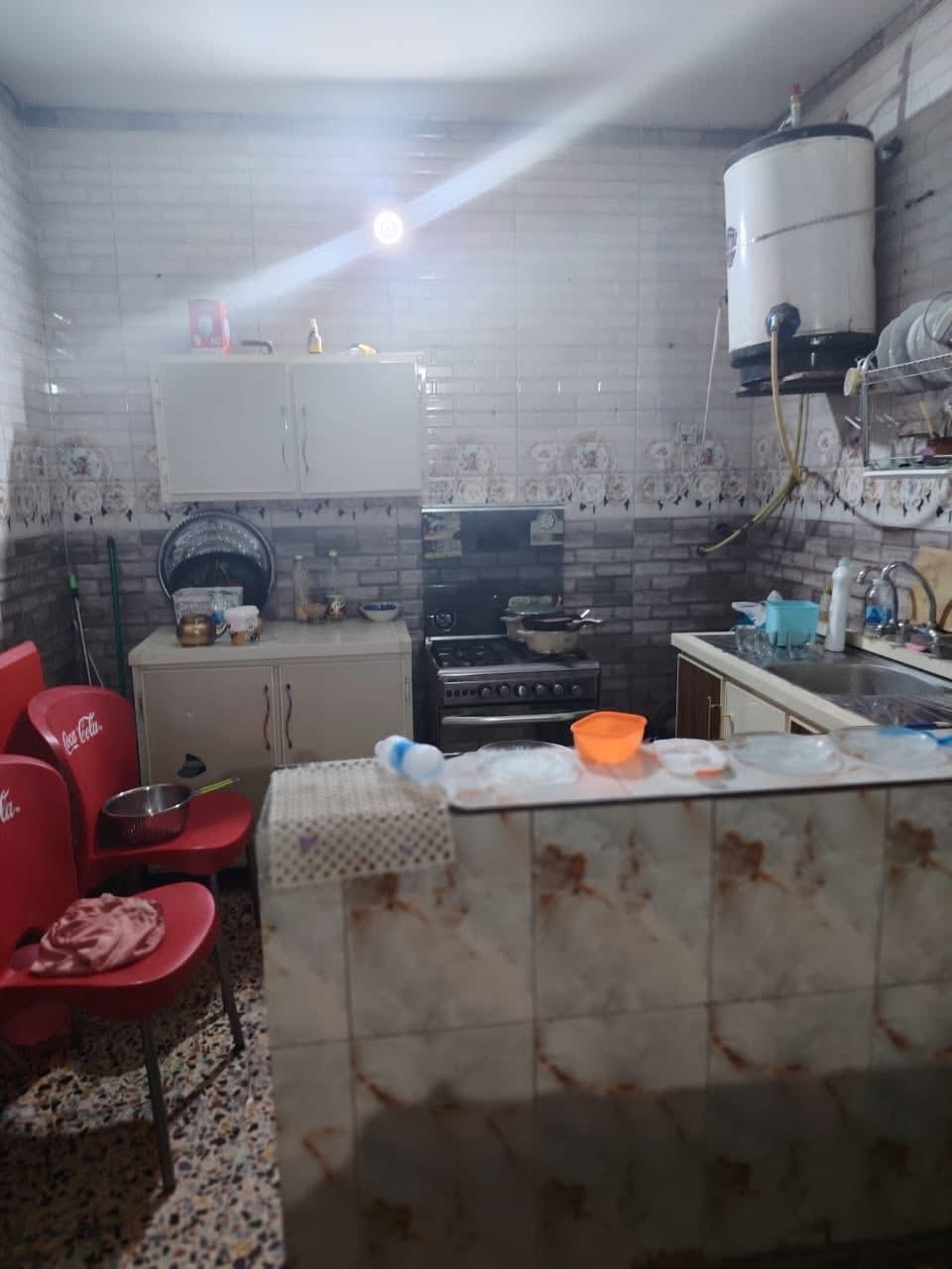 شقه للايجار الشعب شارع بلقيس  قرب اسواق العراق

استقبال وغرفتين نوم وخدمات العماره بيهه بس ٥ شقق 

طابق ثاني نضيفه جدا السعر ٣٠٠قفله 
***********
