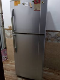 ثلاجه نظيفه للبيع حجم 18الاتصال على رقم 07906669448