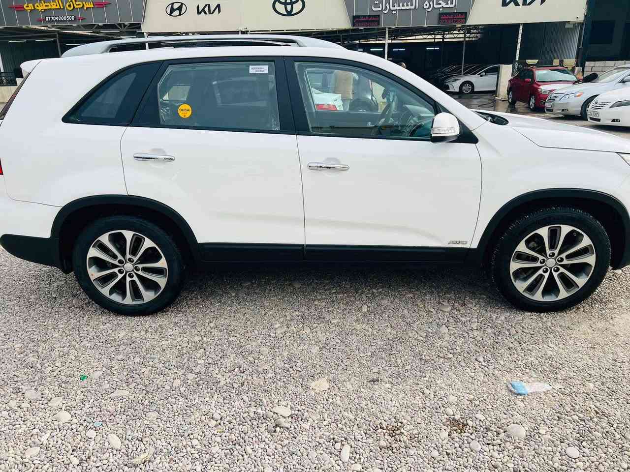 السلام عليكم للبيع سورنتو2015خليجي كويتي 
السياره كلين بدون قطره صبغ ماعده الدعاميات
رقم بغداد سنويه2027تنتهي
موصفات
كشن خزن
تدفئه وتبريد بالكشن
مثبت سرعه
7راكب 
محرك6سلندر 3500
بنوراما
كير محرك شرط 
صدر بي صوت خفيف 
وباقي موصفاته معروفه
ماشيه 194الف
السعر المطلوب 210وبيه مجال للشراي
للستفسار اتصل ***********
