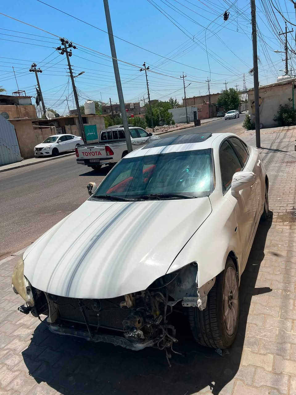 لكزس ٢٠١١ 
فول مواصفات 
كصة جنطة 
السيارة مكينه كير حدادة جاهزة 
يرادلها فقط دعامية وشاشة عطلانه
السعر ٣٢ وبيها مجال قليل 
العنوان بصرة
للأستفسار ***********
