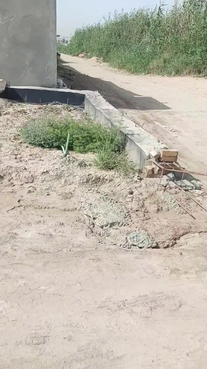 ل✅لبيع عرصه زراعي 
✅سند 25 مداور مباشر بأسم المشتري 
✅المساحة 450 متر واجهه 13متر 
✅تبعد 250 م عن الشارع العام
🛣️ طريق السنية سياحي 🛣️
✅قرب مدرسة التصافي 🏬
✅منطقة البو خنيفس 
✅خدمات كامله متوفره 
💸السعر 32 مع المجال 💸 

♦️للاستفسار مراجعة مكتب الساقي للعقار ✅الإسكان شارع مستشفى الحسين قرب جامع ♦️📍طالب شيال 📍
***********
*********** أبو سجاد للعقار
