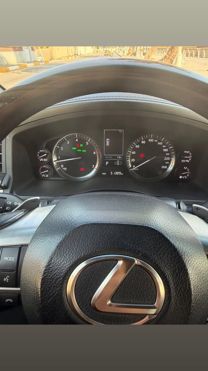 السلام عليكم 
لكزز كورو موديل 2020 مكفوله كفاله عامة
ماشيه 51 كيلو 
الشراي يتصل على الرقم ***********
