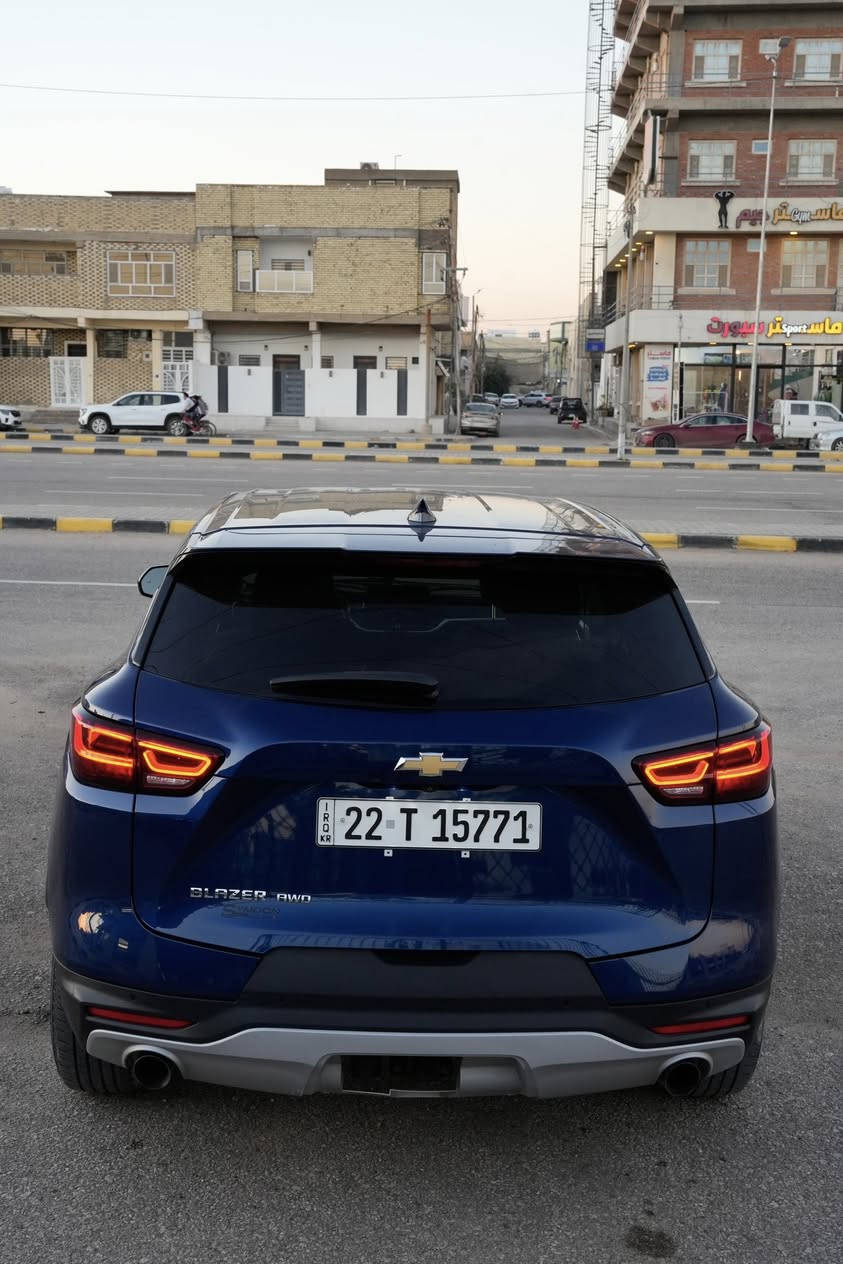 ✅النوع:بلايزر 2LT فور ويل 
✅الموديل:2023
✅وارد امريكي 
✅المحرك:4 سلندر تيربو 
✅الممشى:40,000 الف كيلو متر  
✅الرقم:اربيل
✅الموقع:نجف 
✅المواصفات:
🔻فور ويل
🔻رادارات جانبية
🔻رادار تحذير امامي 
🔻كرسي السائق كهرباء
🔻كاميرا خلفية
🔻كشنات الامامية تدفئة
🔻مري كهرباء شفط 
🔻مثبت سرعة 
🔻تحديد مسار 
🔻تحكمات ستيرن 
🔻ماوس انظمة قيادة
🔻شاشة
🔻هاند بريك كهرباء 
🔻تبريد خلفي قطعتين مع منفذ شحن تايبسي وusb
🔻اربع ابواب بصمة 
🔻مانع انزلاق ABS 
🔻اوتو ستوب 
✅الضرر:ضربة امامية كما موضح في الصور 
🔻البنيد معدل بارد ومصبوغ 
🔻الدعامية مبدلة 
🔻ايرباك الستيرن والبردة طاگ 
✅السعر:215بي مجال
✅للاستفسار***********
