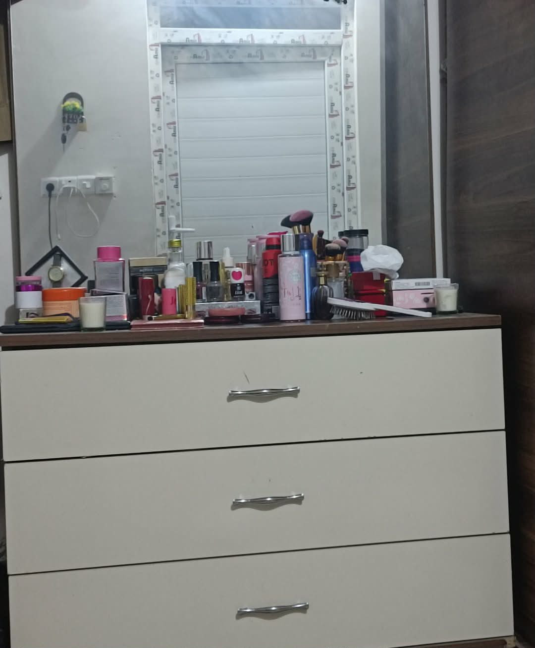 غرفه نوم للبيع السعر ٢٧٥ بيها مجال


**إذا كنت صاحب هذا الإعلان وتريد حذفه لأي سبب، رجاءا أرسل رسالة إلى الدعم الفني**