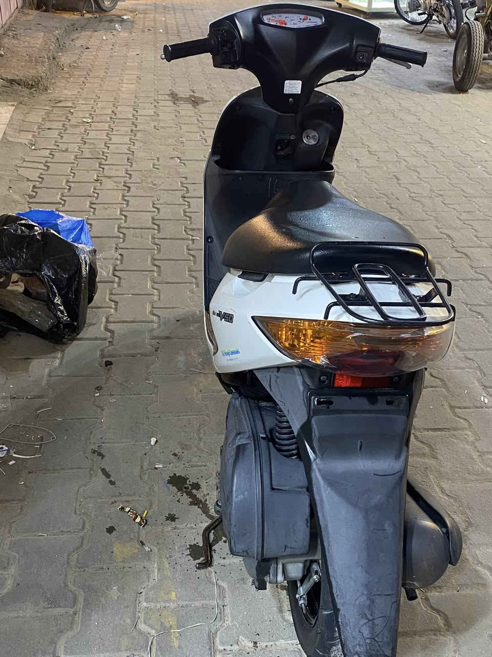 اللهم صل على محمد وال محمد
دراجة سازوكي أدرس وحديثة تمشي 60 

دراجة قوية وحديثة 

 سعرها 800 

وهذا رقمي***********
