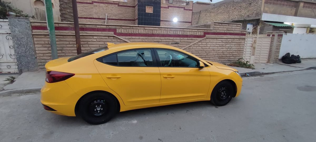 السلام عليكم النترا 19 للبيع وارد امريكي محرك الفين دوش كير ايتي  منضومه زنون جديدة صور الحادث بلمنشور ومبدل بنيد بلادي  جاهزه من كلشي على اخر حبايه مواصفات معروفه شاشه وكامره وانضمه قياده وتحديد مسار ورادارات ومثبت سرعه سياره احلى من الصور مصفره هيئه وتحويل ثاني يوم السعر 138 والشراي يدلل مكاني بغداد الجديدة الرقم *********** وبي واتساب وخادم للطيبين
