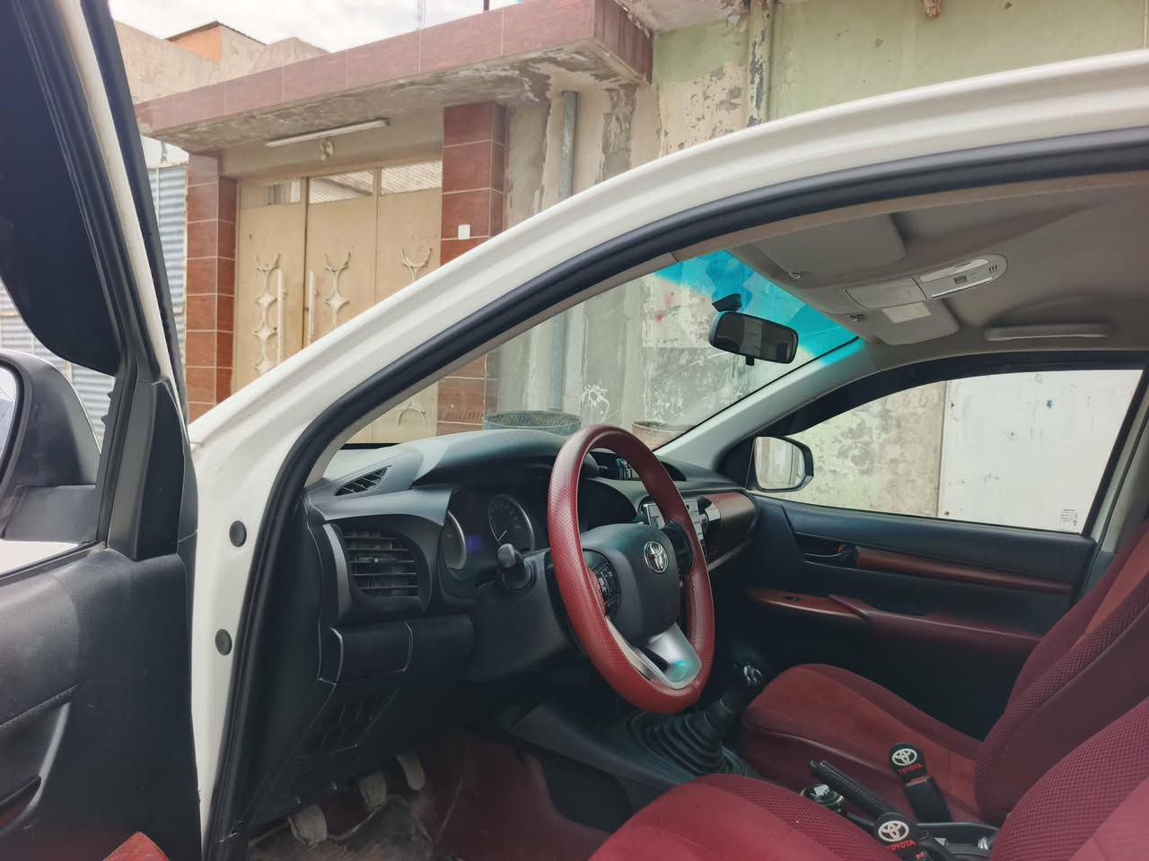 اسلام عليكم
تويوتا هايلوكس 
موديل 2016
الضرر جاملغ الامامي بي شويه بارد بدون داخل وبدون صبغ
والباقي كلين 
كير ومكينه شرط مامفتوحه 
كير عادي فول عادي
مكان الموصل 
***********
