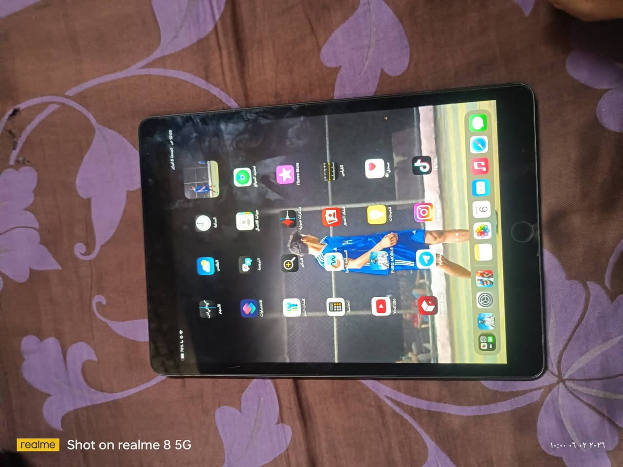 أيباد 9 ذاكرة 64 نضيف كلشي ويا كورتونتة
بطارية 90 
مكاني بغداد الدورة 
***********
