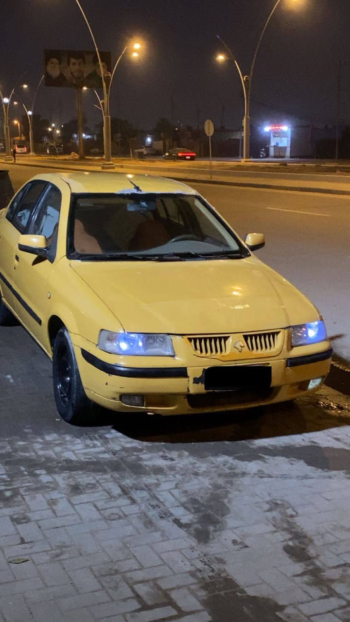 السلام عليكم سمند  مديل ١١ رقم احمر  سياره حلوه وبدي صافي مكينه بيها تبخر/كير حداديه تايرات باتري كله نضيف دواخل حلوه/ ملاحظه..  سنويه ستنساخ اصليه ضايعه راعيها موجود شوكت ما يعجبك اتحول/مكان سياره بصره /تصال ***********/السعر ١٥ وبيها مجال
