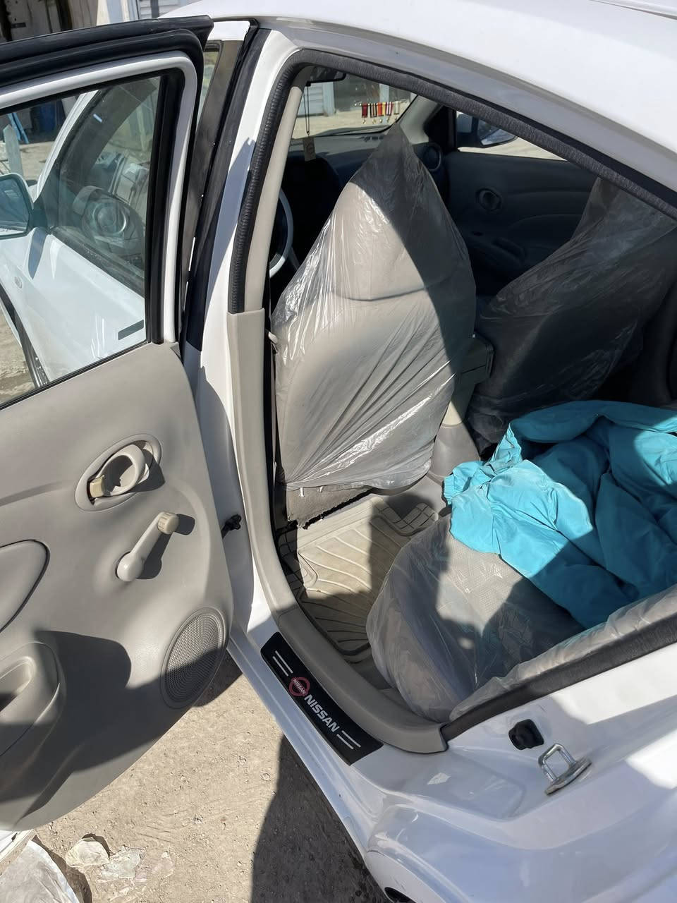 السلام عليكم نيسان صني موديل 2018 رقم أربيل.باسمي تحويل مباشر  بليته الزركه هندي بيها صبغ فقط جاملغ خلفي سونار مرفق بلمنشور سعر 95 

*********** مكاني بغداد رصافه
