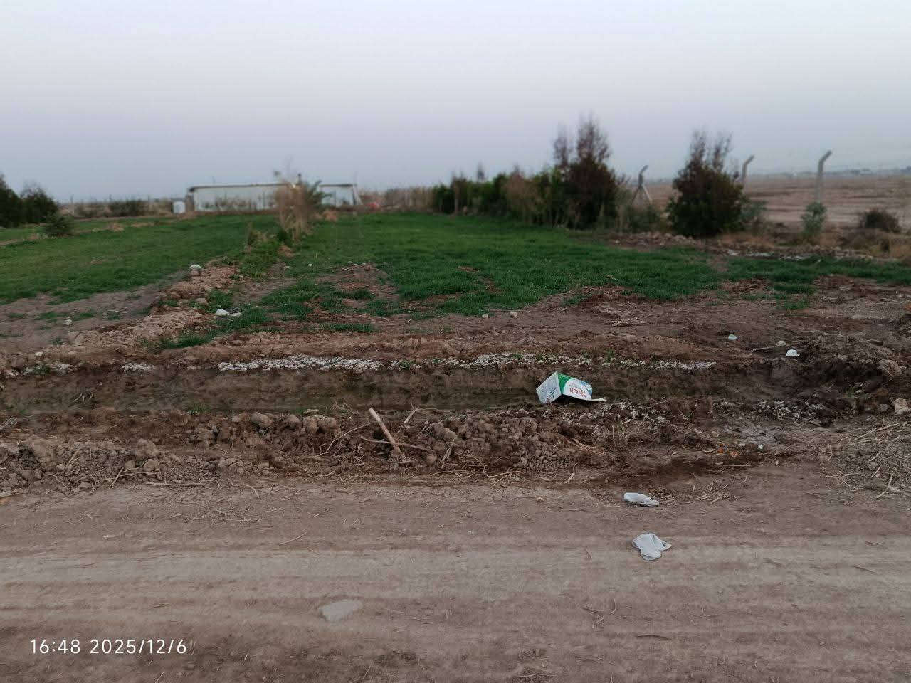 سلام عليكم للبيع دونم واحد في الكوت قرب الحولي مقابيل الخاجية سند25 متوفر فيها ماء و كهرباء للأستفسار ***********
