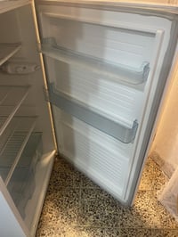 ثلاجة مستعملة • شغالة