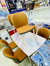 ميز طعام 120×70 • قرب سوق الخياطين • جودة ممتازة