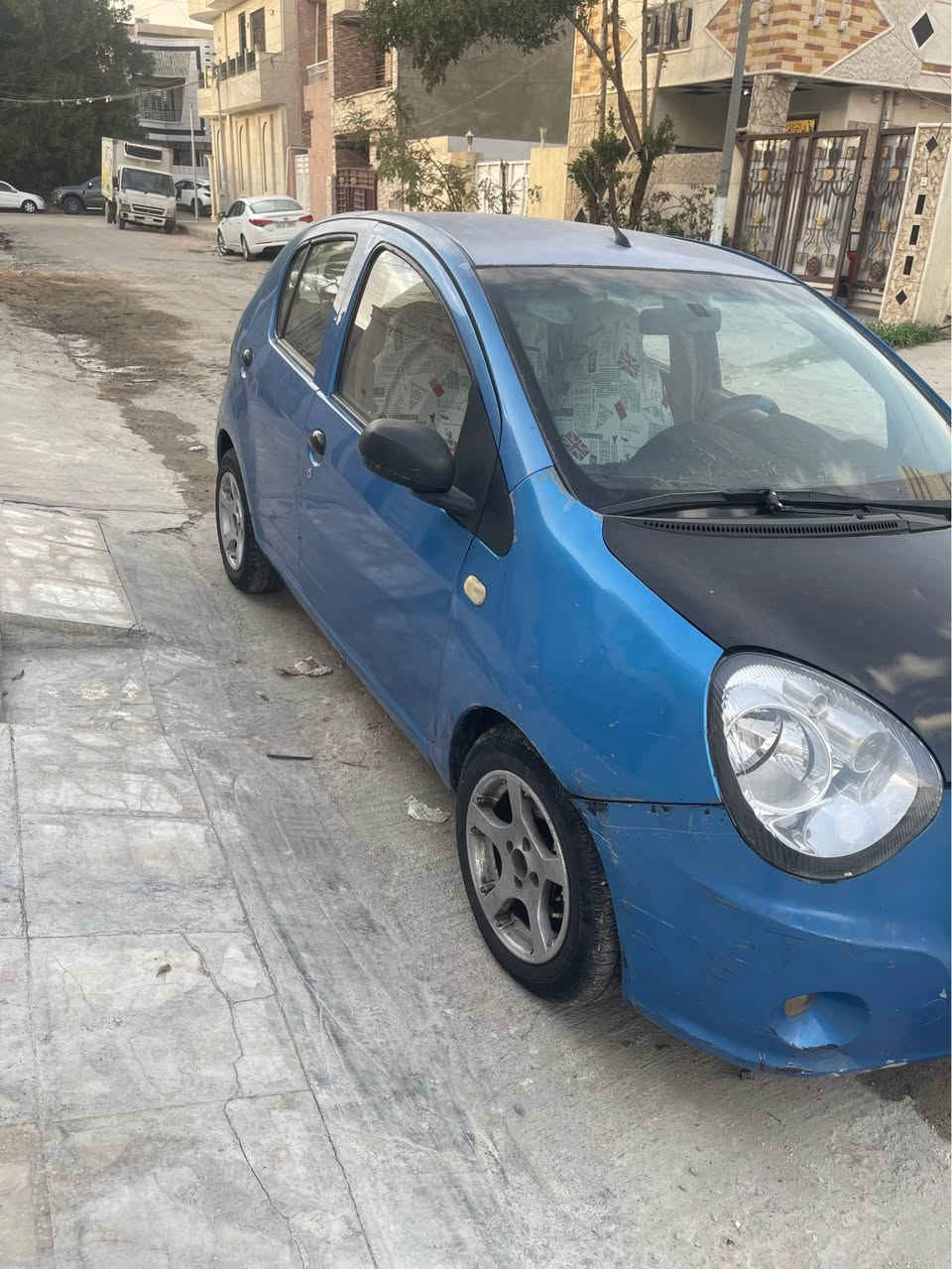 السلام عليكم جيلي باندا 2013 
سيارة بدون ضربه وبدون صبغ بس بيها مكانات جراد 
كير ومحرك مكفول
صدر ممتاز كهربائيات كلها جديده
تخم تاير وباتري جديد غرفتها نظيفة 
سعرها 43 
مكانها شارع فلسطين
الرقم *********** بغداد, العراق
