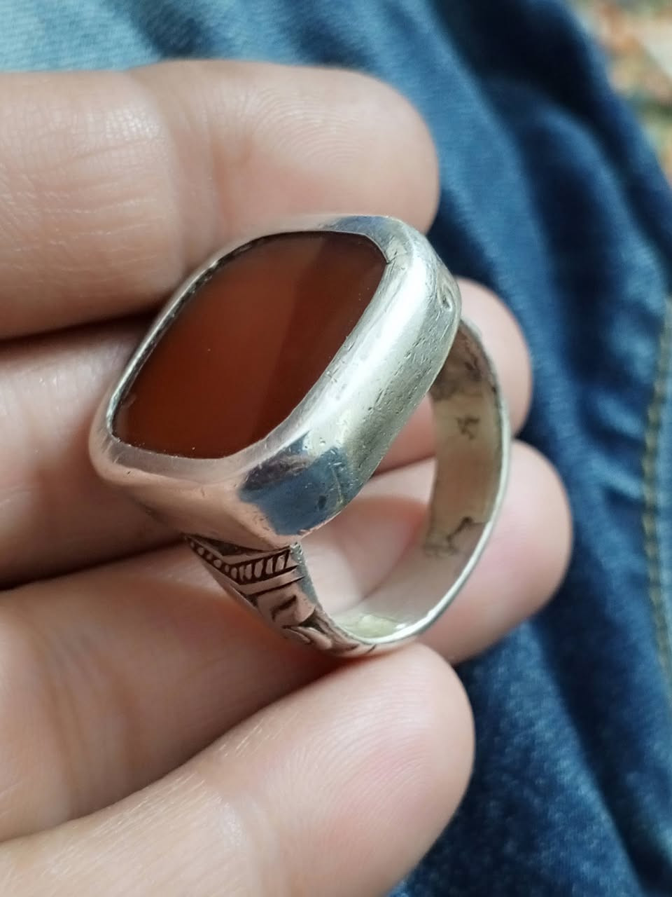 عقيق يماني قديم خامة رووعة ١٤٠ ألف بغداد ***********
