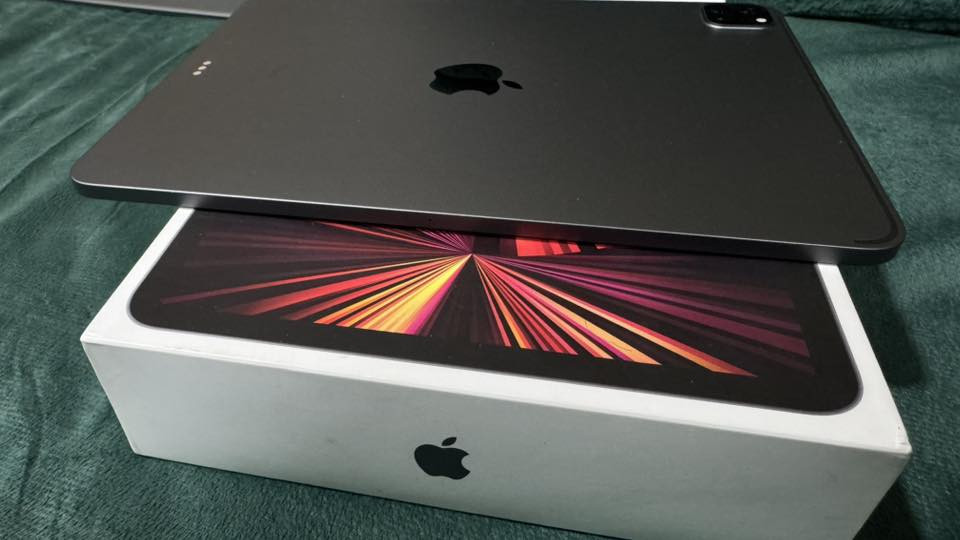 ايباد برو m1 ذاكرة 256
الايباد اخو الجديد استعمال بسيط دراسه فقط 
شخط مابي اخو الجديد ذاكرة 256 كيكا
كامل ملحقاته موجوده ويا
مكان كربلاء 
***********
