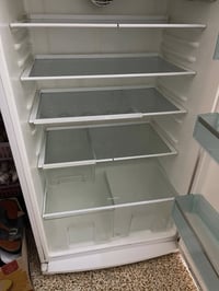 ثلاجة • للبيع