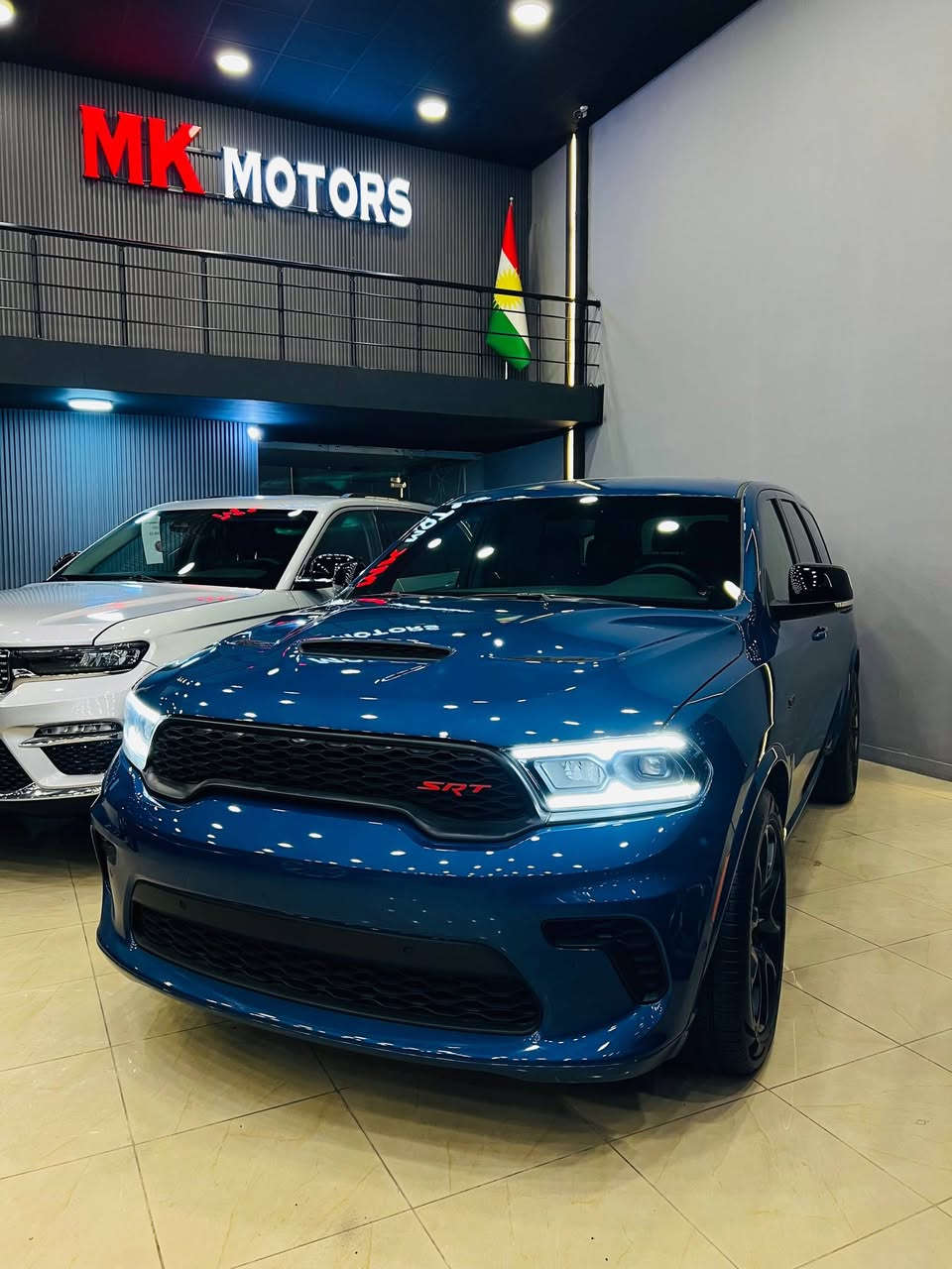 بەخێربێن -Welcome-مرحبا بيكم
النوع: دوج
الموديل: دورنكو SRT
سنة الصنع: 2024
المحرك: 8 سلندر 6.4
ناقل الحركة: اتوماتيك 
الحالة سيارة: كلين تايتل 
عدد الميال:1000 مايل 
الون: ازرق
———————————————
مواصفات:
شاشة كبيرة 
مقاعد كهرباء و خزن
باب خلفي كهرباء 
تشغل عن بعد
مثبت سرعةً
مقاعد تدفئة و تبريد 
داخل سيارة اسود 
ستيرن تدفئة 
حساسات 
كاميرا خلفي 
مقاعد شامواه 
المرآة كهرباء و هيتر 
نظام دفع رباعي 
ضواء زنون اضائة ليد LED

———————————————
السعر :38500$ بيها مجال 
سيارة بدون رقم تترقم رقم شمال 
———————————————
مكان : معرض ام كي موتور MK motors
موقع : اربيل شارع 100 متري
قريب ترافلايت مخمور
———————————————
للتواصل و استفسار 
***********
