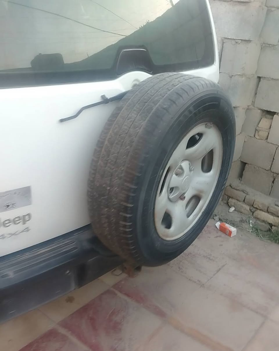 جيب لبرتي 2004 مزاد الداخلية ترقيم عالدولة اوراقها كاملة كير محرك جيد السعر 43 وبيها مجال بسيط للاستفسار الاتصال على الرقم *********** 
واتساب واتصال ( مكلف بالنشر )
