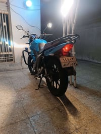 دراجه نوع RK200 ماشيه ٩٠٠٠ فقط اخت الزيرو نظيفه جداااااا صار بيه حادث ...